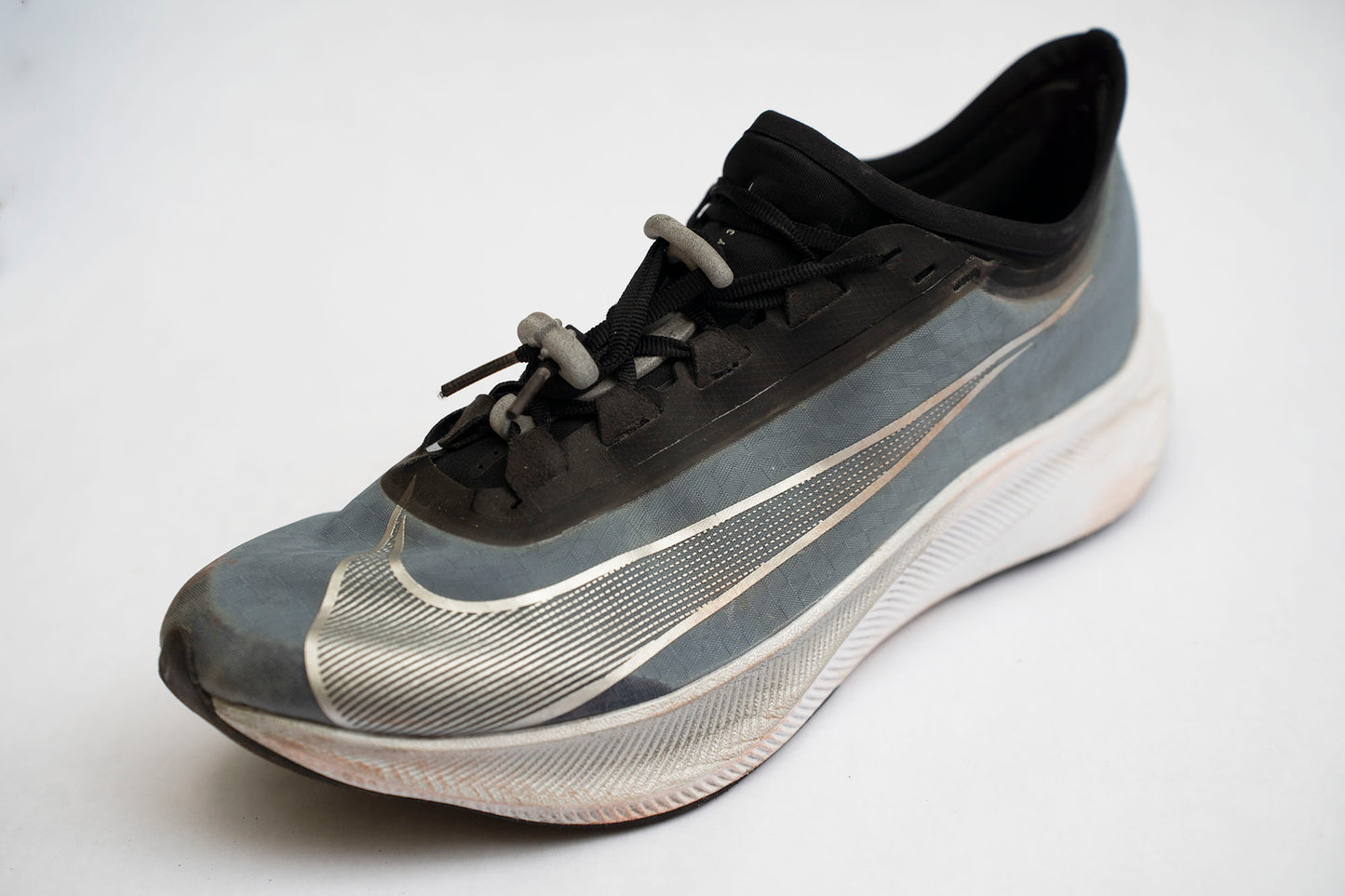 Durable and Stretchable No-Tie Laces